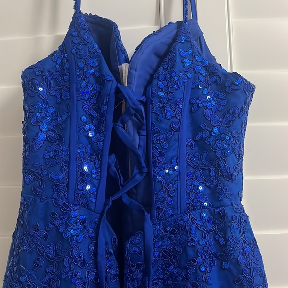 HEBEOS Prom Sheath/Column Lace Straps Sleeveless Sweep/Brush Train Dresses - Picture 3 of 5